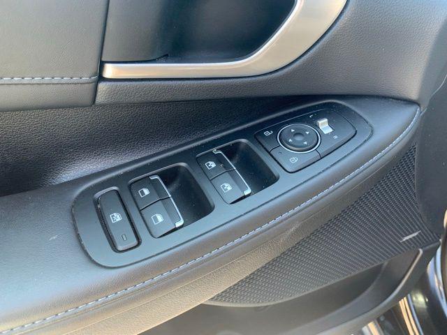 Photo of 2022 Phantom Black Hyundai SONATA