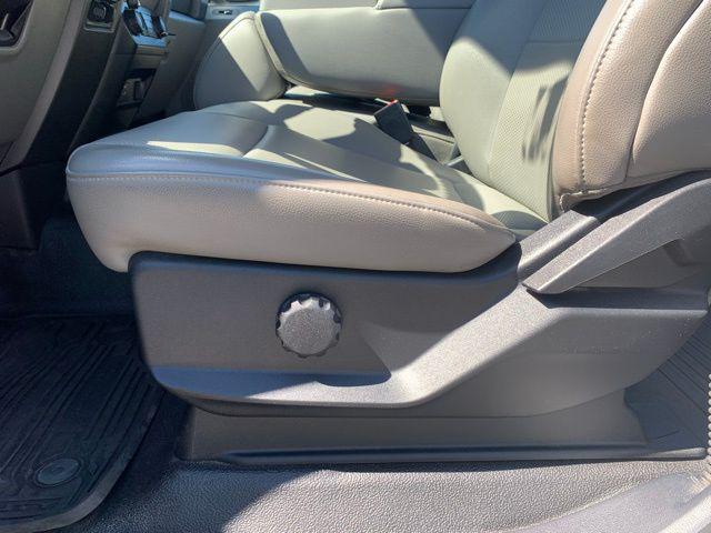 Photo of 2021 Oxford White Ford F-350