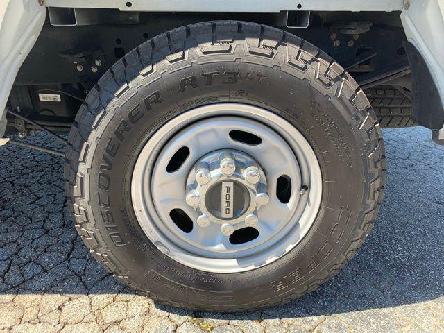 Photo of 2021 Oxford White Ford F-350