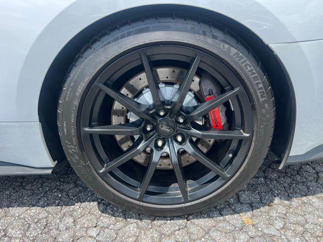 Photo of 2017 Oxford White Ford Shelby GT350