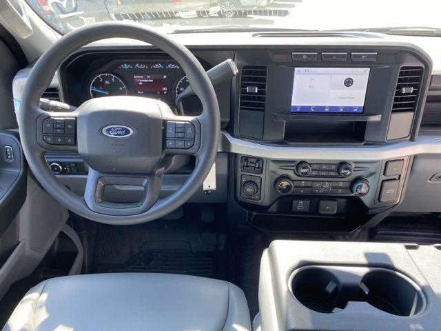 Photo of 2024 Oxford White Ford F-450