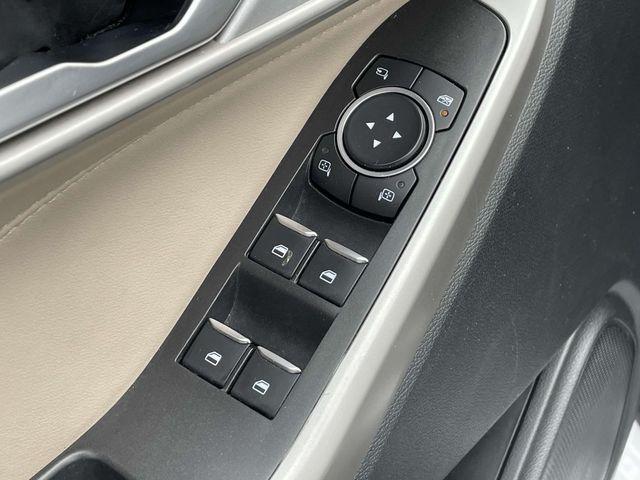 Photo of 2023 Oxford White Ford Explorer