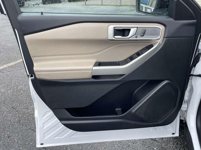 Photo of 2023 Oxford White Ford Explorer