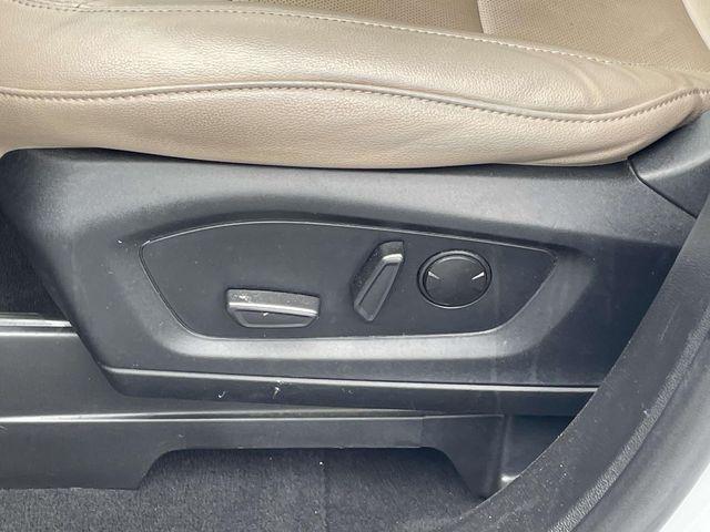 Photo of 2023 Oxford White Ford Explorer