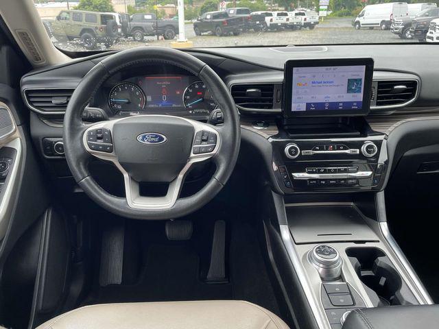 Photo of 2023 Oxford White Ford Explorer