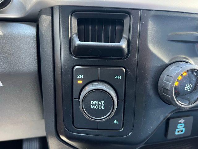 Photo of 2025 Oxford White Ford F-450