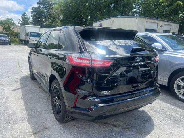 Photo of 2024 Agate Black Metallic Ford Edge