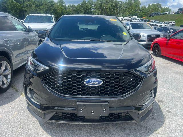 Photo of 2024 Agate Black Metallic Ford Edge