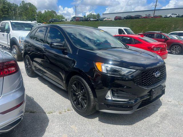 Photo of 2024 Agate Black Metallic Ford Edge