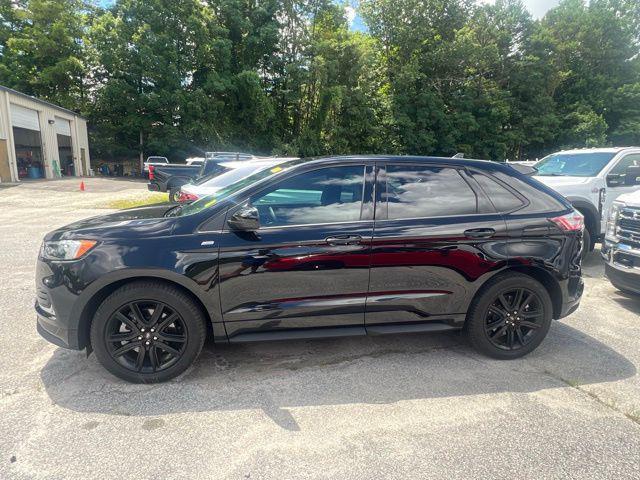 Photo of 2024 Agate Black Metallic Ford Edge