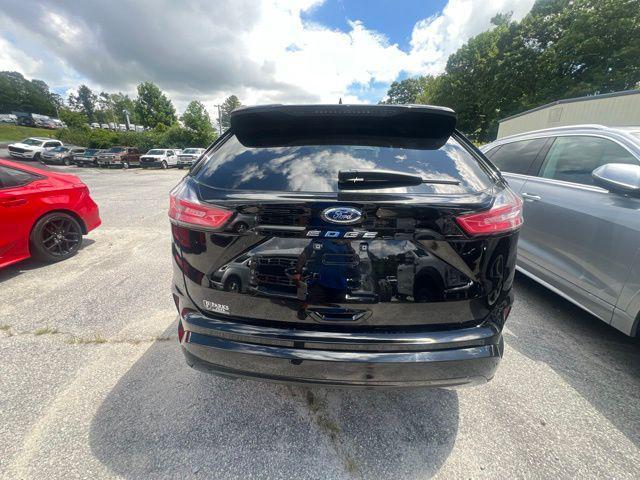 Photo of 2024 Agate Black Metallic Ford Edge