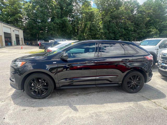 Photo of 2024 Agate Black Metallic Ford Edge