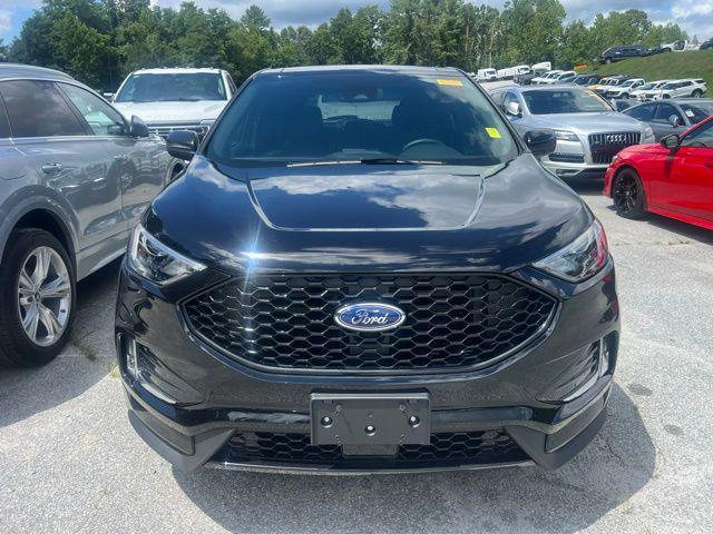 Photo of 2024 Agate Black Metallic Ford Edge