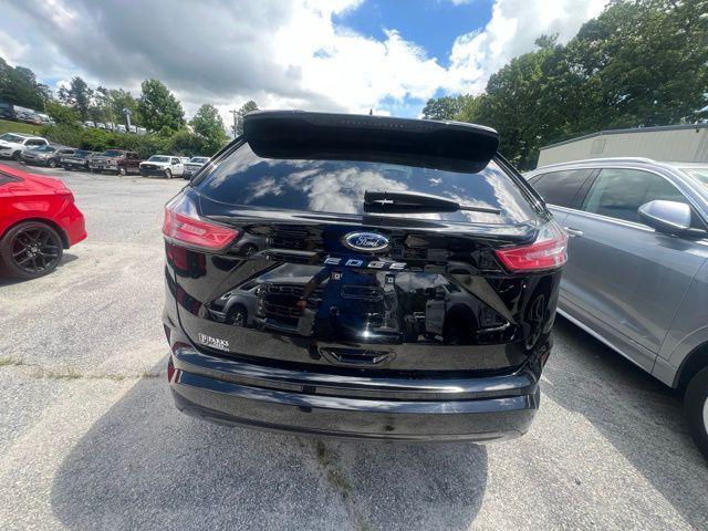 Photo of 2024 Agate Black Metallic Ford Edge
