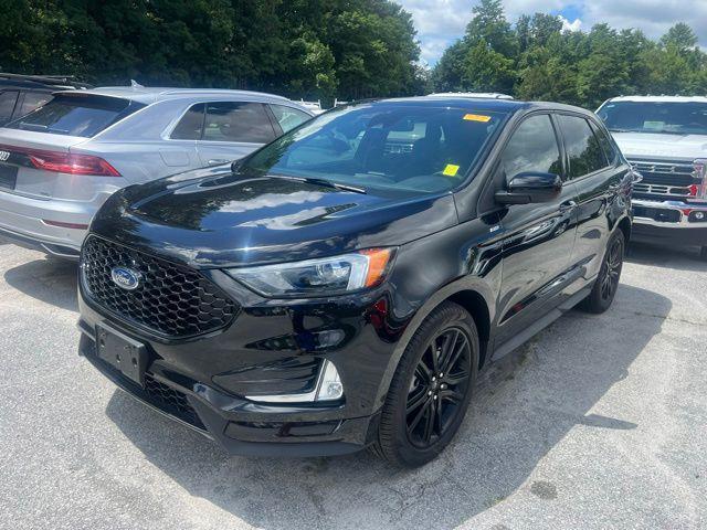 Photo of 2024 Agate Black Metallic Ford Edge