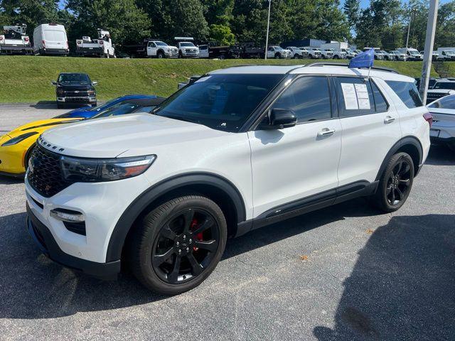 Photo of 2023 Star White Metallic Tri-Coat Ford Explorer
