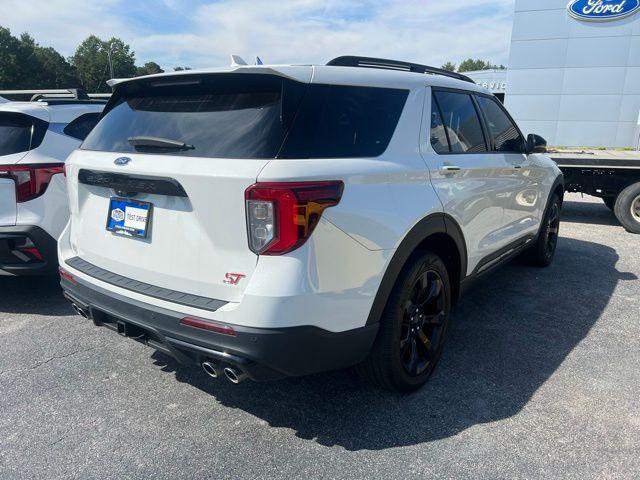 Photo of 2023 Star White Metallic Tri-Coat Ford Explorer