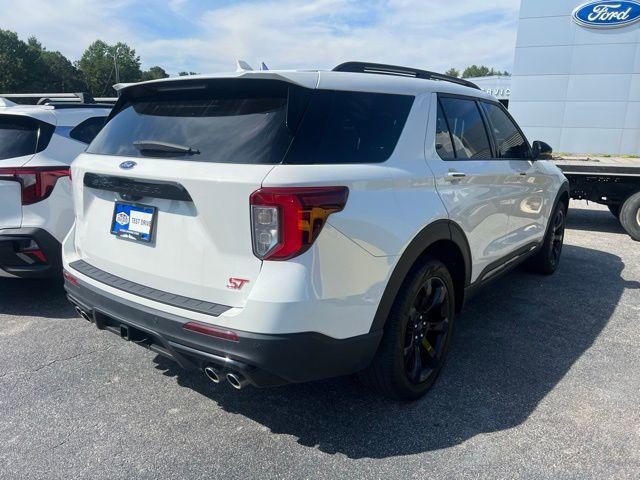 Photo of 2023 Star White Metallic Tri-Coat Ford Explorer