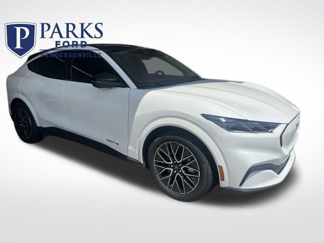 Photo of 2025 Star White Metallic Tri-Coat Ford Mustang Mach-E