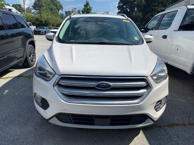 Photo of 2019 White Platinum Ford Escape