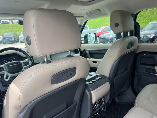 Photo of 2020 Santorini Black Metallic Land Rover Defender