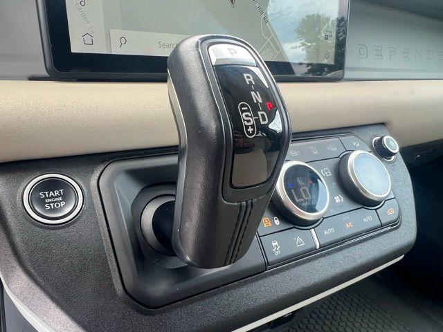 Photo of 2020 Santorini Black Metallic Land Rover Defender