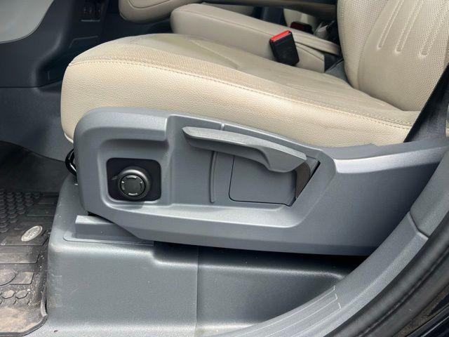 Photo of 2020 Santorini Black Metallic Land Rover Defender