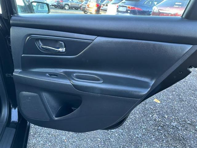 Photo of 2017 Super Black Nissan Altima
