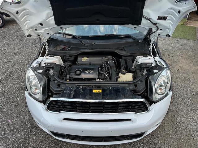 Photo of 2014 Light White MINI Countryman