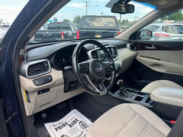 Photo of 2017 Blaze Blue Kia Sorento