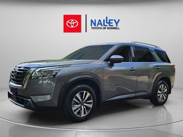 Photo of 2022 Gun Metallic Nissan Pathfinder