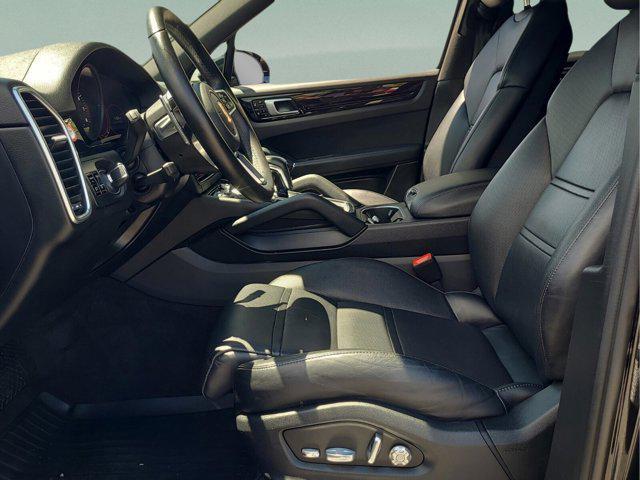 Photo of 2021 Black Porsche Cayenne