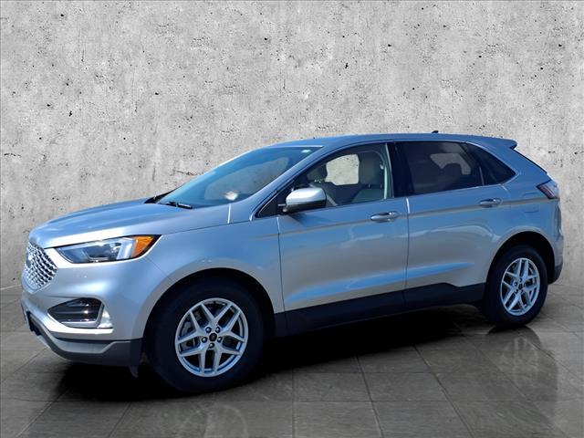 Photo of 2023 ICONIC SILVER Ford Edge