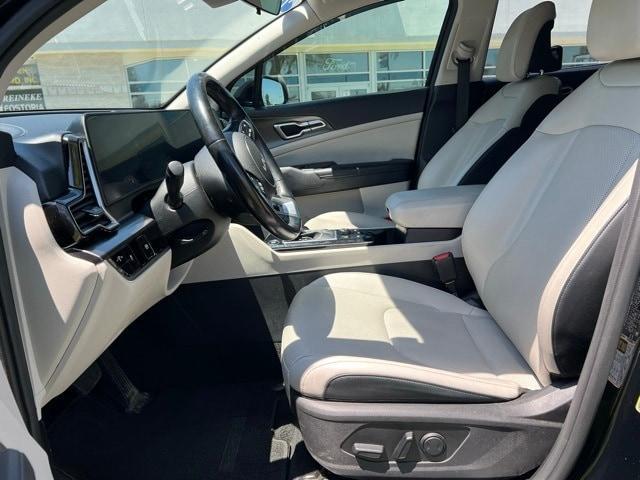 Photo of 2023 Ebony Black Kia Sportage