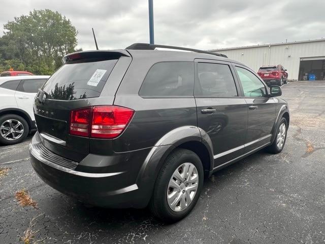 Photo of 2019 Granite Crystal Clearcoat Metallic Dodge Journey
