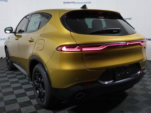 Photo of 2024 Gold Dodge Hornet