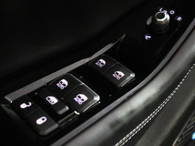Photo of 2021 Metallic Jeep Grand Cherokee L