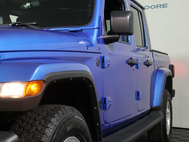 Photo of 2022 Hydro Blue Pearlcoat Jeep Gladiator