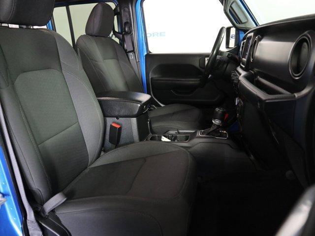Photo of 2022 Hydro Blue Pearlcoat Jeep Gladiator