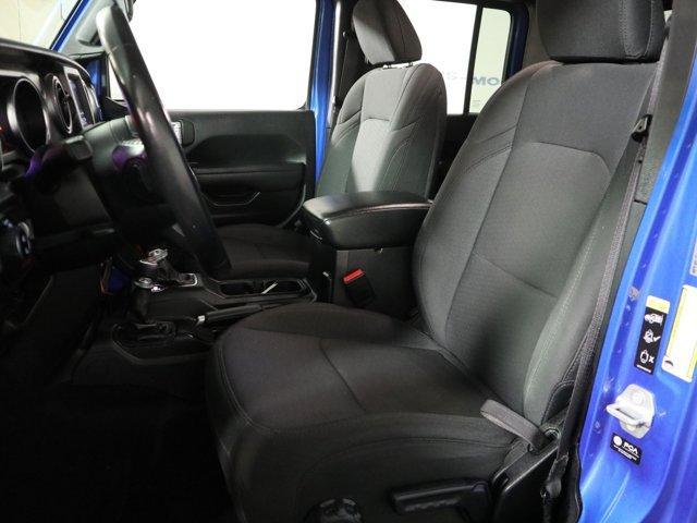Photo of 2022 Hydro Blue Pearlcoat Jeep Gladiator