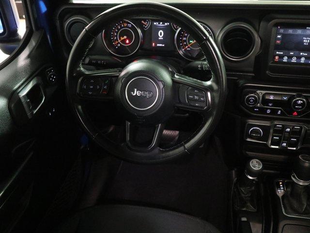 Photo of 2022 Hydro Blue Pearlcoat Jeep Gladiator