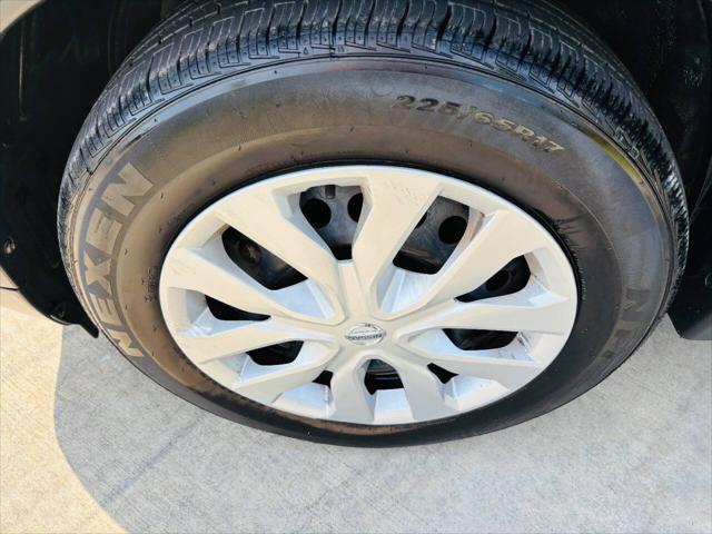 Photo of 2015 Gun Metallic Nissan Rogue