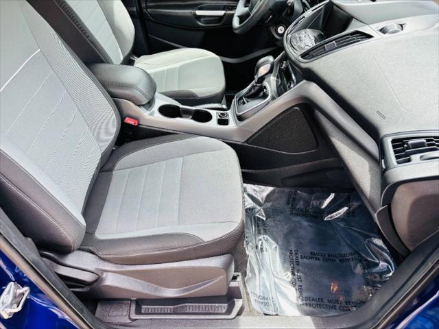 Photo of 2013 Deep Impact Blue Ford Escape