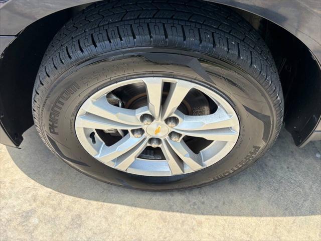 Photo of 2015 Gray Chevrolet Equinox