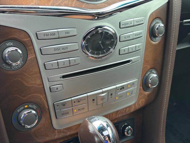 Photo of 2016 Majestic White INFINITI QX80