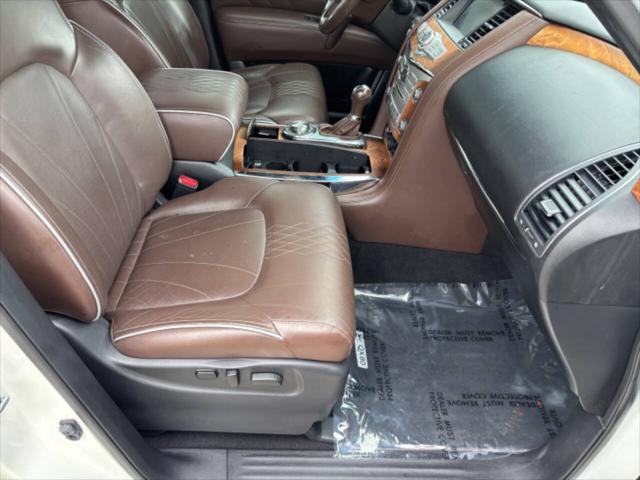 Photo of 2016 Majestic White INFINITI QX80