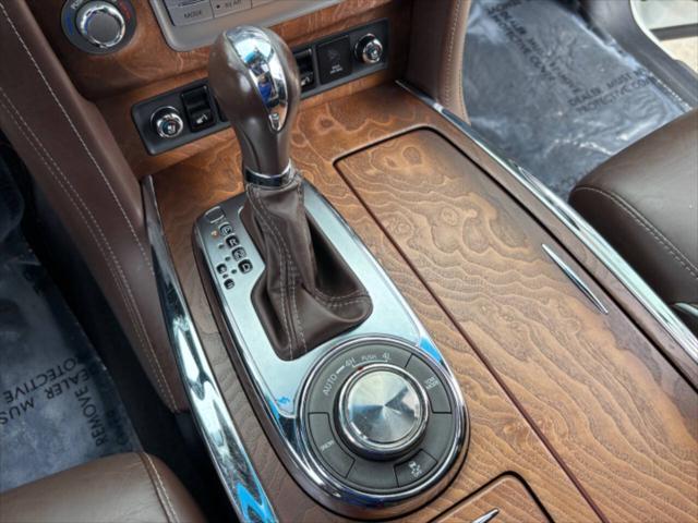 Photo of 2016 Majestic White INFINITI QX80
