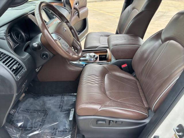 Photo of 2016 Majestic White INFINITI QX80