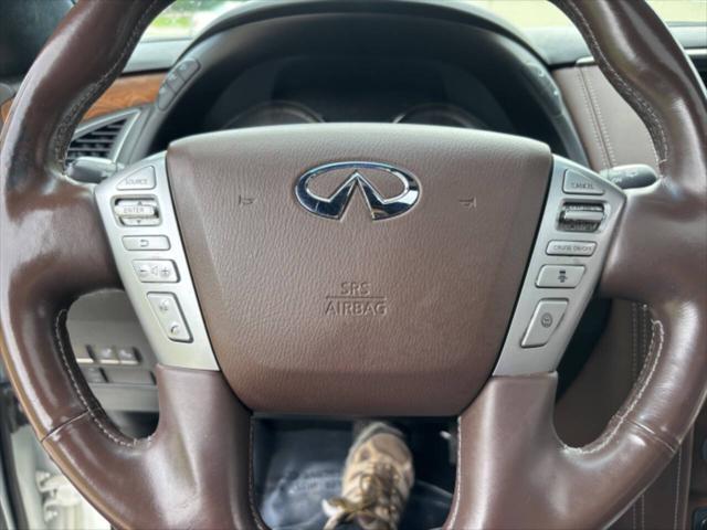 Photo of 2016 Majestic White INFINITI QX80