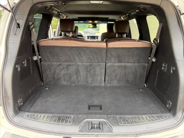 Photo of 2016 Majestic White INFINITI QX80